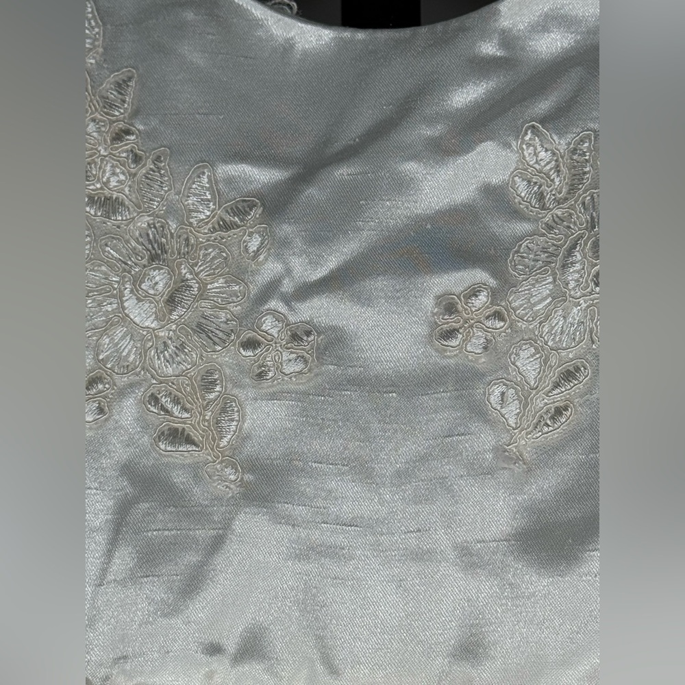 Handmade Elegant White Baby Dress with Bow - Picture 3 of 5